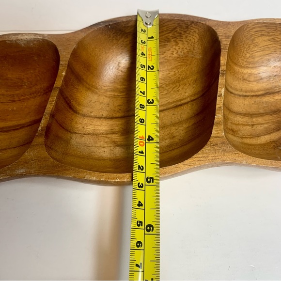 Vintage Monkeypod wood leaf dish. Approximately 15”L x 2”H x 5”W. - Picture 10 of 12